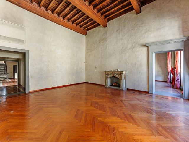 Itsp2391 Nel meraviglioso e molto ambito Oltrarno e precis. 675m² Firenze