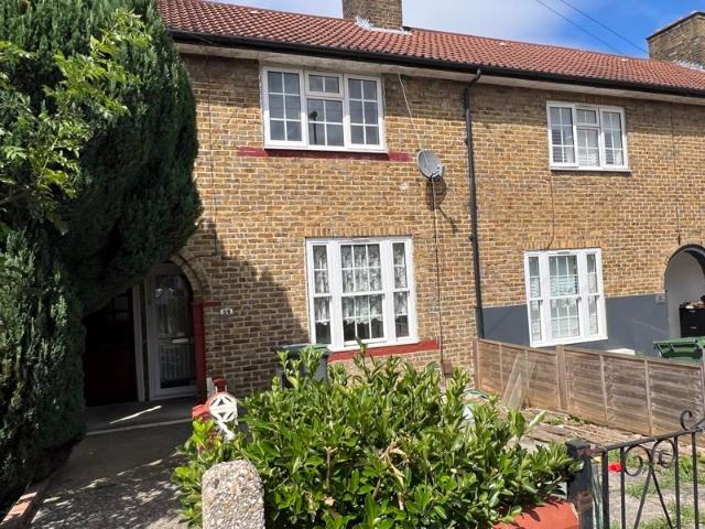 Ivorydown, Bromley BR1, 2 bed property to rent, £1,850 pcm | PrimeLocation