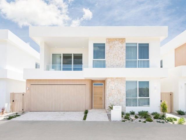 Zafiro by Palm Lake Resort Pelican Waters