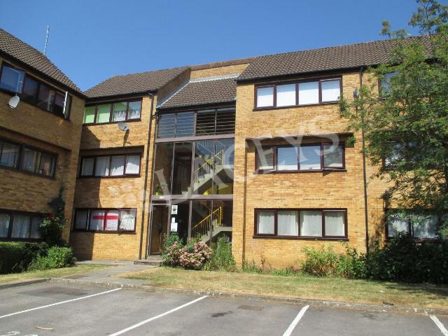 Ivel Court, Yeovil BA21, 1 bed flat to rent, £575 pcm | PrimeLocation