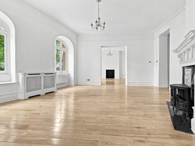 Iverna Court, Kensington, W8 4 bed apartment to rent £8,450 pcm £1,950 pw