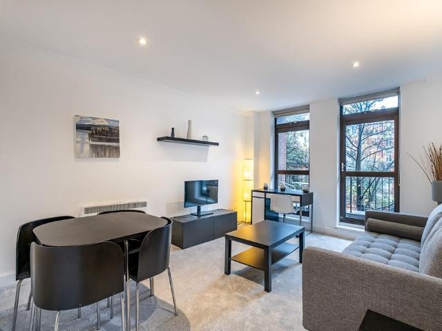 Iverna Gardens London W8 1 bed apartment to rent £2,925 pcm £675 pw