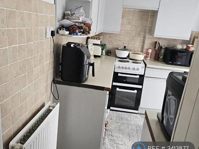 Ivinghoe Road, Dagenham, RM8 2 bed terraced house to rent £1,850 pcm £427 pw