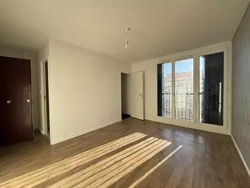 Ivry sur Seine 94200 Location appartement 2 pièces t2 parking