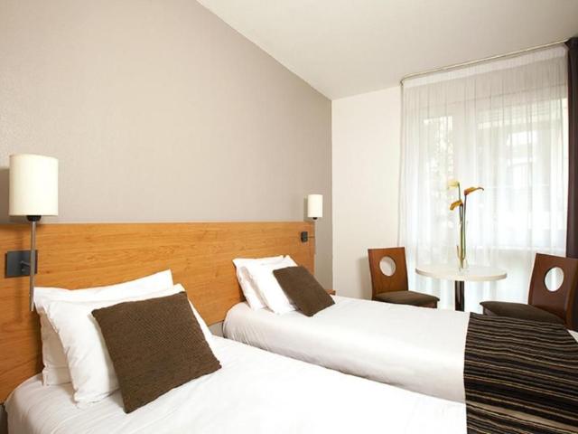 Ivry sur Seine Well lit 1 BR apartment with interior garden, close to Paris Bercy