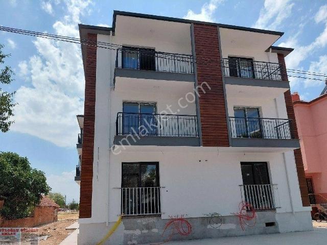 Çivril Fen Lisesi Karşısında Yeni Hükümet Konağı Yanında Ana Cadde Üzerinde 6 Adet Satılık Apart