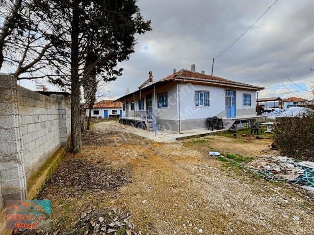 Çivril Kıralan Mah. 1575 Arsa İçinde 2 Daire Ev Açk Kpalı Besane