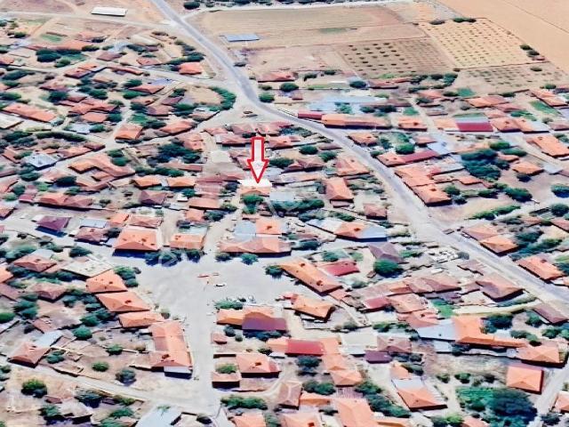 Çivril Karabedirler'de Satılık 85 M² Avlulu Kerpiç Ev
