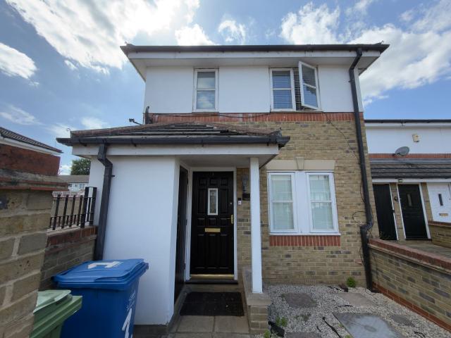 Ivy Court, Argyle Way, London SE16, 3 bed end terrace house to rent, £2,999 pcm | PrimeLocation