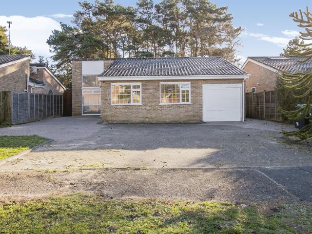 Ivy Close, Ringwood BH24, 3 bed bungalow to rent, £2,250 pcm | PrimeLocation