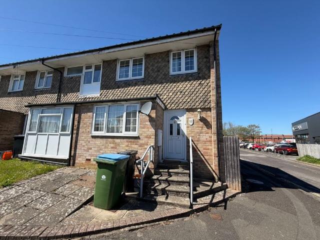 Ivy Crescent, Bognor Regis PO22, 4 bed terraced house to rent, £1,695 pcm | PrimeLocation