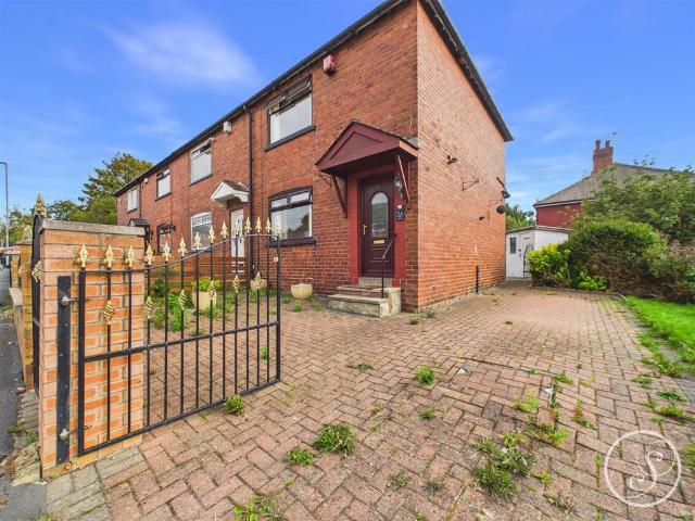 Ivy Avenue, Leeds 2 bed semi detached house to rent £1,250 pcm £288 pw