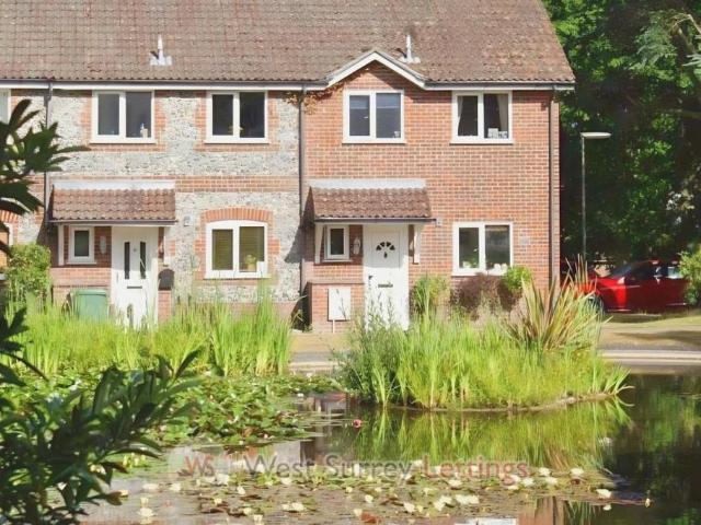 Ivy Drive, Lightwater, GU18 5YY 3 bed terraced house to rent £1,850 pcm £427 pw