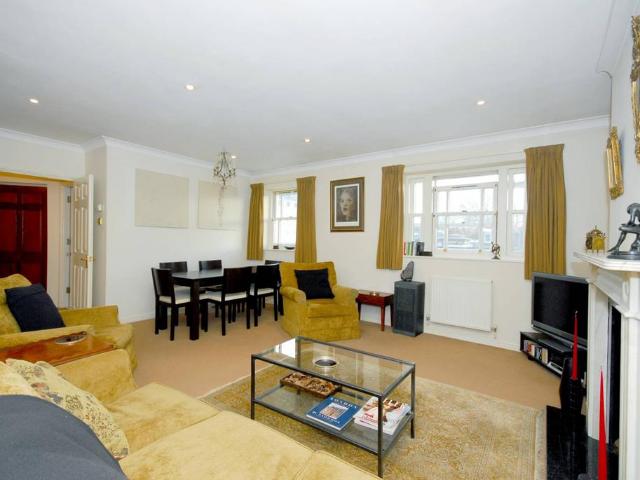 Ivy House Hotel, 18 Hugh Street, London, SW1V 1QJ, United Kingdom | 2 bed apartment for rent #139402747 | Rentberry