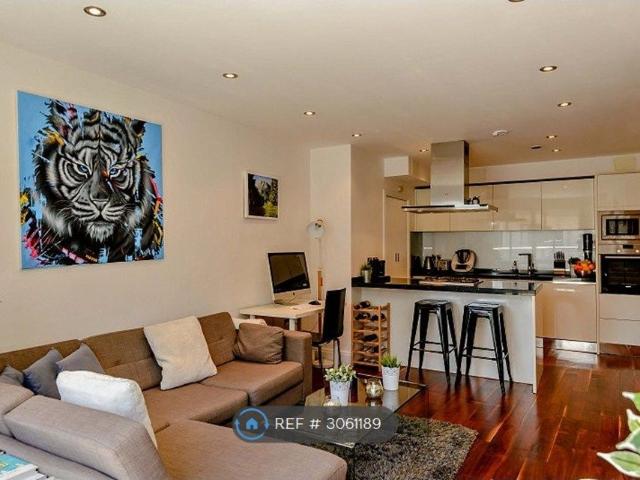 Ivy House, London E1, 1 bed flat to rent, £2,250 pcm | PrimeLocation