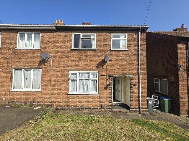 Ivy House Road, Oldbury, West. 3 bed semi detached house to rent £1,150 pcm £265 pw