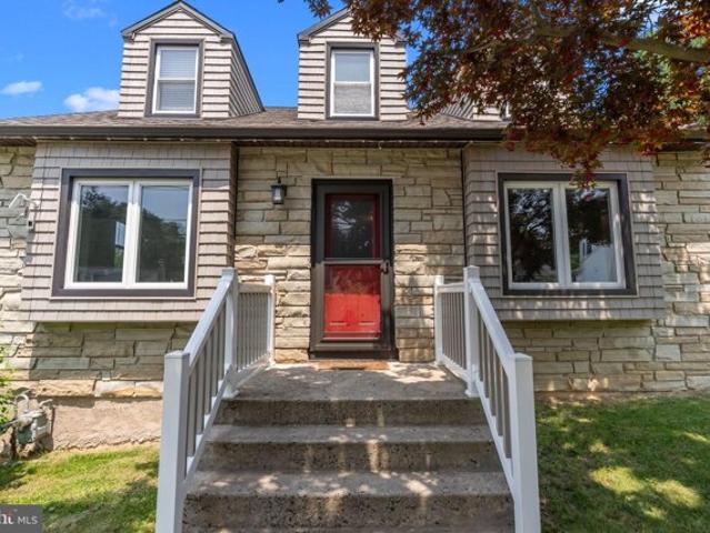 Ivy Ln, Glenside, Home For Sale
