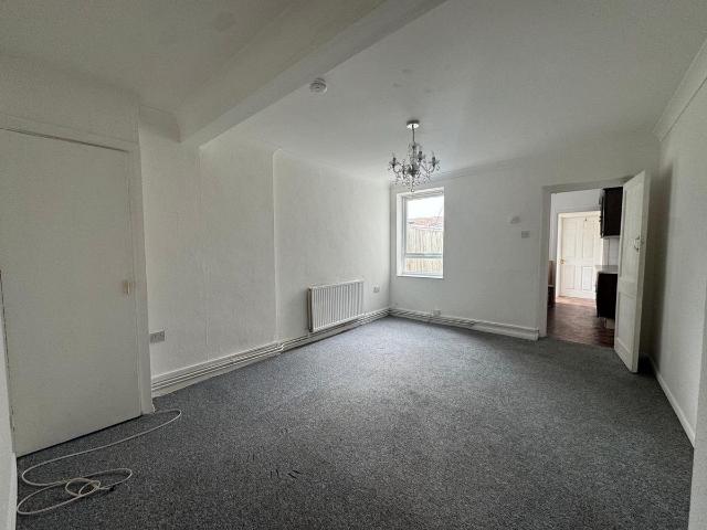 Ivy Street, Rainham, Gillingham ME8, 1 bed flat to rent, £900 pcm | PrimeLocation