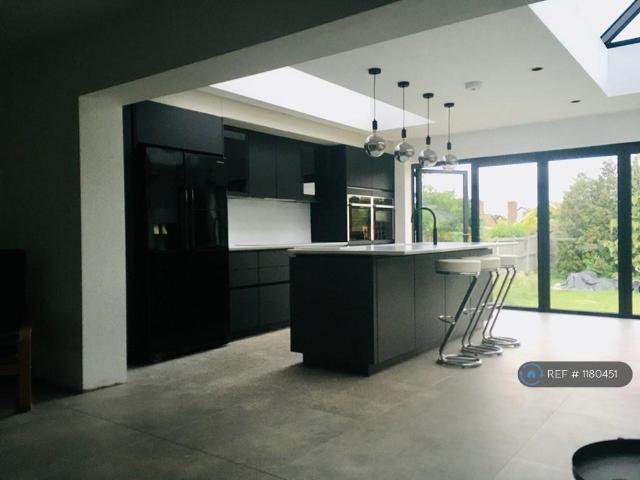 Ivy Road, Benfleet, Essex, SS7 1 bed in a house share to rent £750 pcm £173 pw