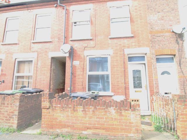 Ivy Road, Luton LU1, 3 bed terraced house to rent, £1,400 pcm | PrimeLocation
