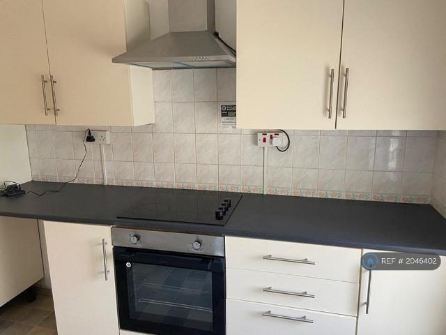 Ivydene, Whitland, SA34 2 bed flat to rent £600 pcm £138 pw