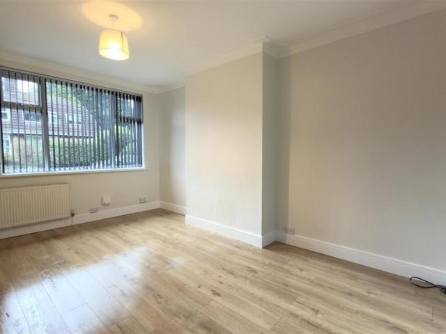 Ivygreen Road, Manchester 2 bed terraced house to rent £1,495 pcm £345 pw