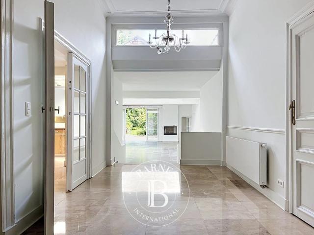 Ixelles, Maison 6 Chambres 573 m² en location