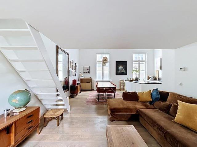 Ixelles: appartement de caractère, meublé, jardin, parking