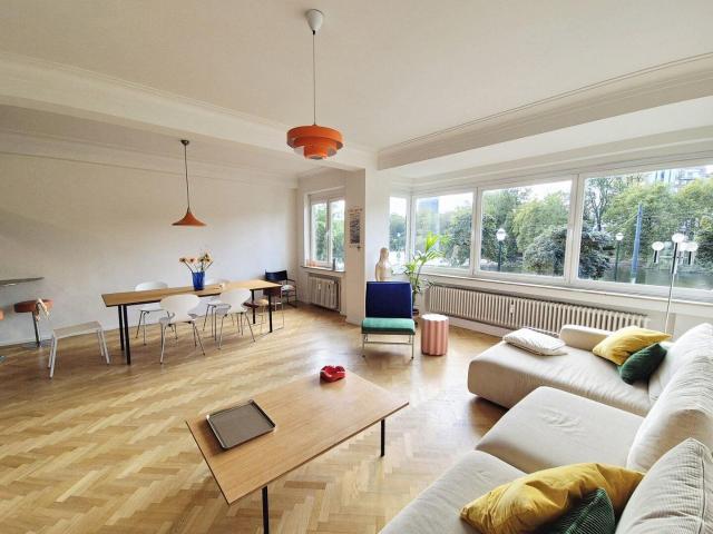 IXELLES ETANGS: Appartement 2CH rénové vue imprenable