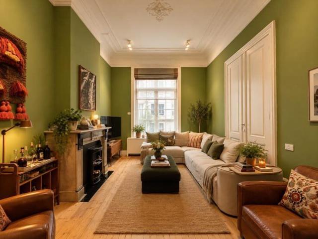 IXELLES – Ideally situated in the Châtelain neighbourhood