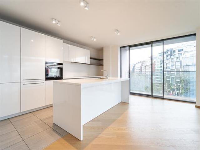 IXELLES LOUISE BRANDNEW 3 BEDROOM 173 M²+TERRACE+PARKING