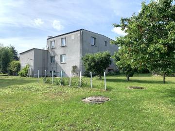 Dom wielofunkcyjny 256 m² z ogrodem i garażem