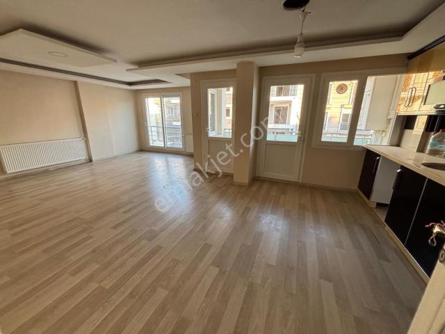 Çizgi Gayrimenkul'den Fatih Mah. 2+1 Arakat Kiralık Daire
