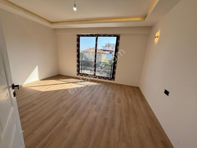 Çizgi'den Atatürk Mah.ticaret Lisesi Önü Sıfır 2+1 Kiralık Daire