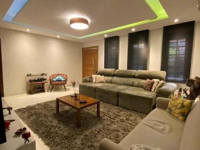 J2143 Casa com 3 Quartos à venda, 312m² Jardim Maria Rosa