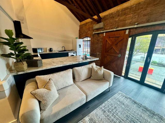 J Shed, Kings Road, Swansea 2 bed apartment to rent £1,500 pcm £346 pw