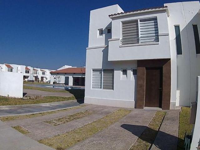 JCE CASA EN VENTA EN ALCAZAR RESIDENCIAL, Z. NORTE