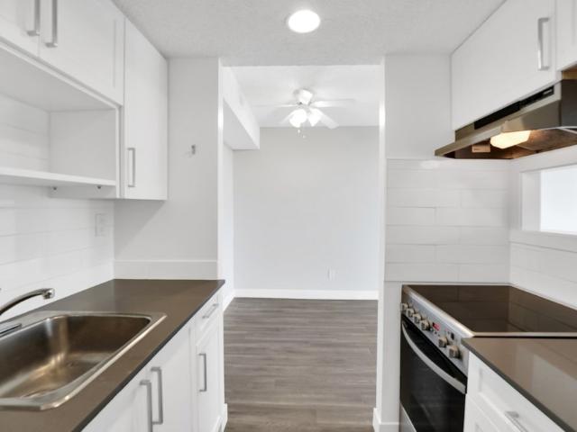 James Bay Square 1 Bedroom