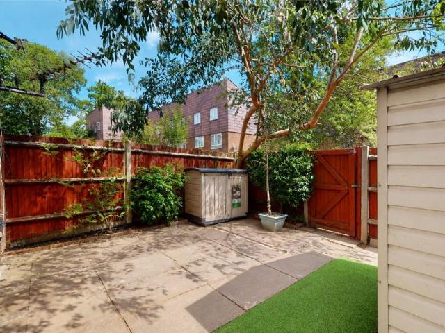 James Bedford Close, Pinner HA5, 3 bed maisonette to rent, £2,300 pcm | PrimeLocation