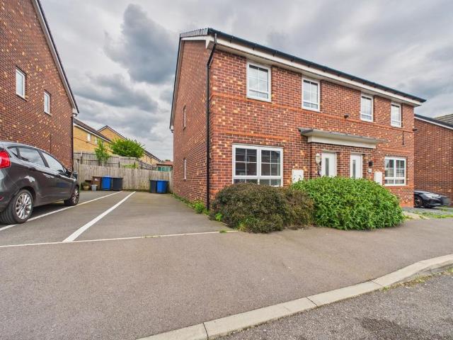 James Broomhall Place, Stoke on trent 3 bed semi detached house to rent £1,100 pcm £254 pw