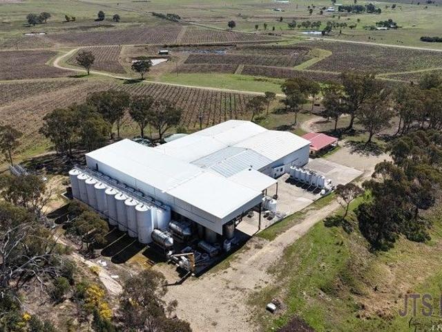 James Estate Winery