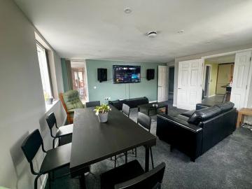 James Has an Apartment