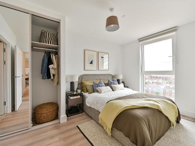 James Horlick House, Slough, London SL1, 3 bed flat to rent, £2,150 pcm | PrimeLocation