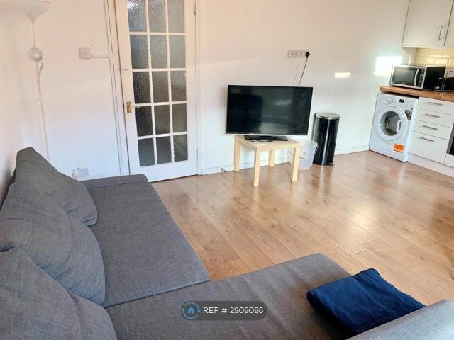James House, London E1, 4 bed flat to rent, £3,500 pcm | PrimeLocation