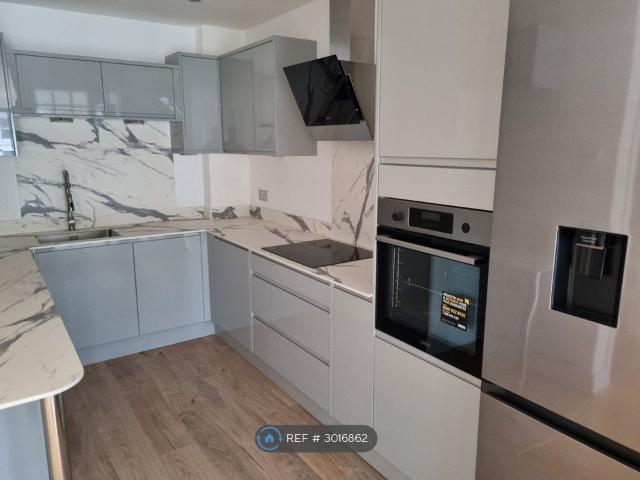 James House, London W5, 2 bed flat to rent, £3,000 pcm | PrimeLocation