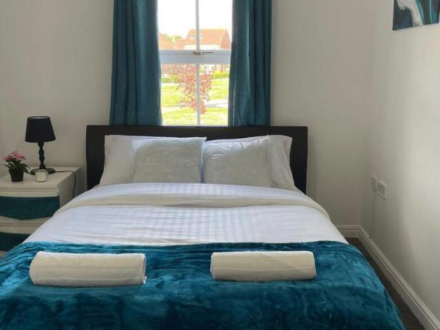 James Meadow, Slough SL3 3 bed semi detached house to rent £2,500 pcm £577 pw