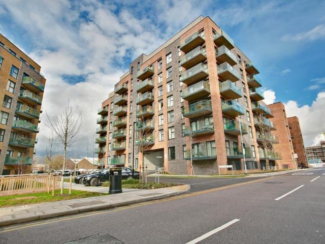 James Smith Court, Dartford DA1 2 bed apartment to rent £1,850 pcm £427 pw