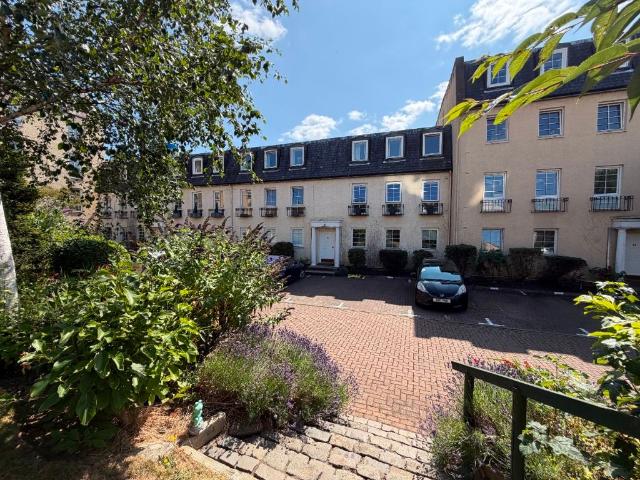 James Square, Dalry, Edinburgh EH11, 2 bed flat to rent, £1,650 pcm | PrimeLocation