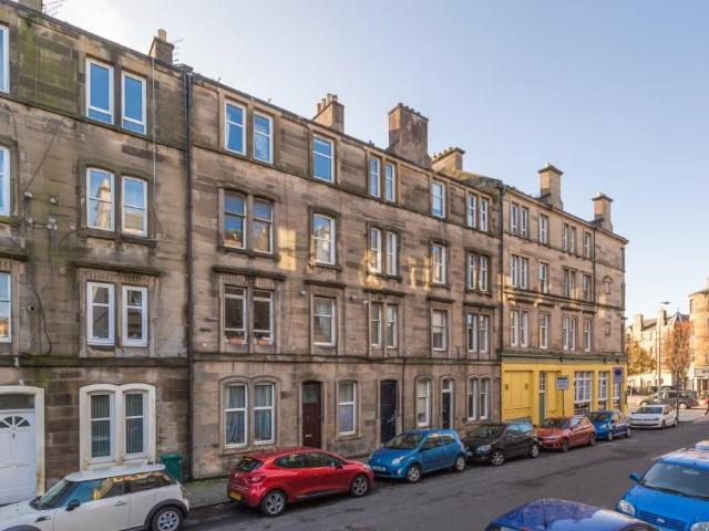 Jameson Place, Leith Walk, Edinburgh. 2 bed flat to rent £1,425 pcm £329 pw