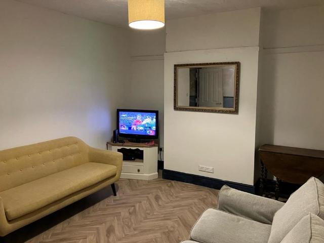 January let* 5 bedroom house